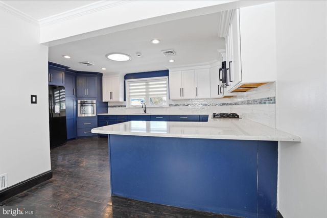 13 HICKORY DR, Ewing Twp, NJ 08618