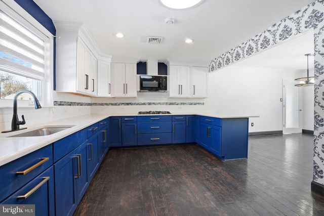 13 HICKORY DR, Ewing Twp, NJ 08618