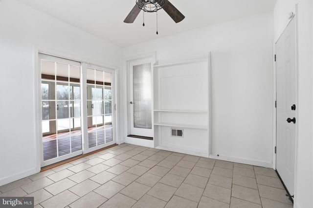 13 HICKORY DR, Ewing Twp, NJ 08618