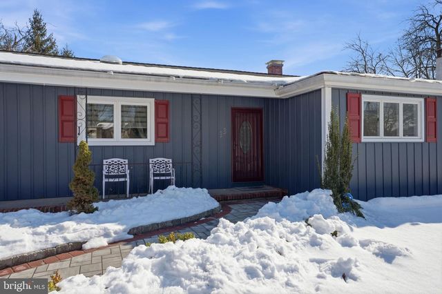 13 HICKORY DR, Ewing Twp, NJ 08618