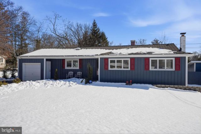 13 HICKORY DR, Ewing Twp, NJ 08618