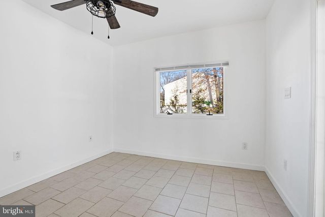 13 HICKORY DR, Ewing Twp, NJ 08618