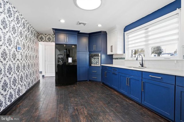 13 HICKORY DR, Ewing Twp, NJ 08618