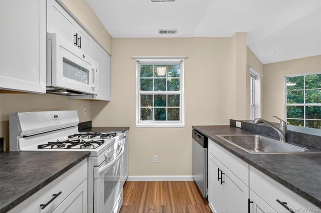 307 Gazebo Court, New Windsor, NY 12553