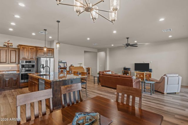 22050 W El Grande Trail, Wickenburg, AZ 85390