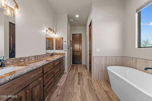 22050 W El Grande Trail, Wickenburg, AZ 85390