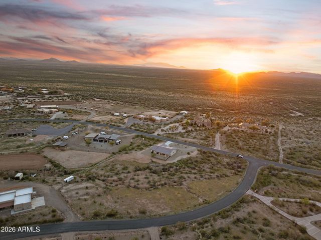 22050 W El Grande Trail, Wickenburg, AZ 85390