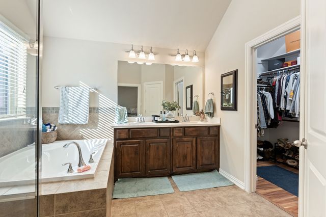 2844 Lacompte Drive, Dallas, TX 75227