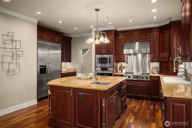 17765 Beach Drive NE, Lake Forest Park, WA 98155