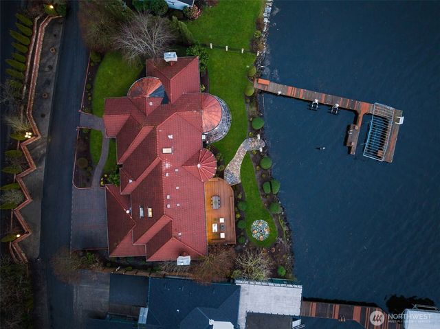 17765 Beach Drive NE, Lake Forest Park, WA 98155