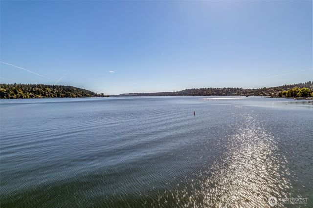 17765 Beach Drive NE, Lake Forest Park, WA 98155