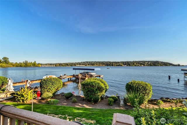 17765 Beach Drive NE, Lake Forest Park, WA 98155