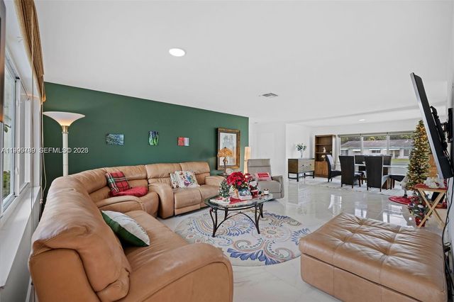 1086 NW 88th Way, Plantation, FL 33322