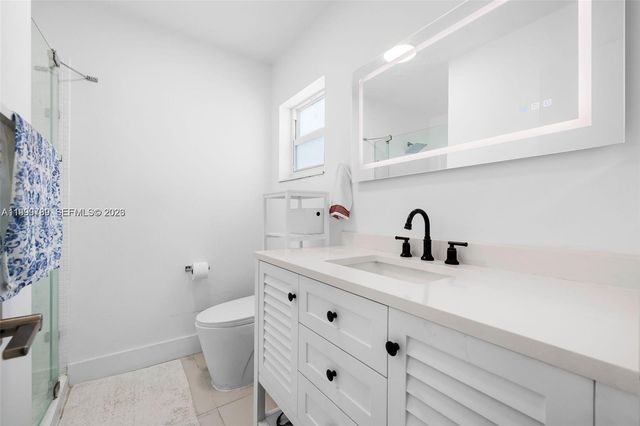 1086 NW 88th Way, Plantation, FL 33322