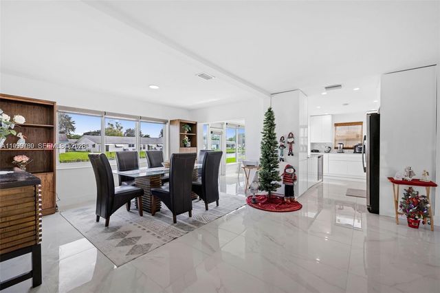 1086 NW 88th Way, Plantation, FL 33322