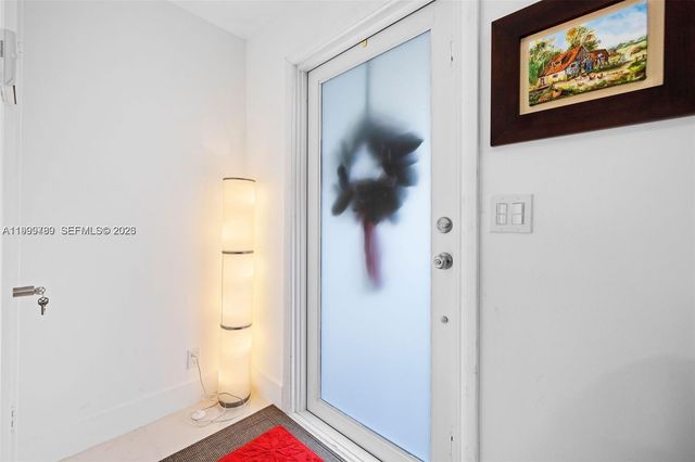 1086 NW 88th Way, Plantation, FL 33322