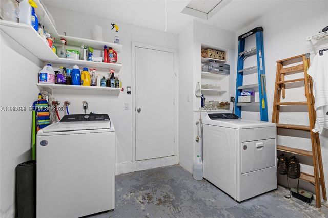 1086 NW 88th Way, Plantation, FL 33322