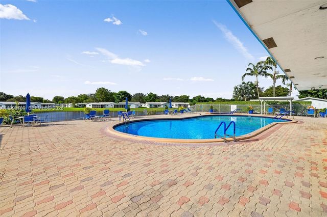 1086 NW 88th Way, Plantation, FL 33322