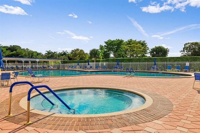 1086 NW 88th Way, Plantation, FL 33322