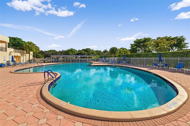 1086 NW 88th Way, Plantation, FL 33322