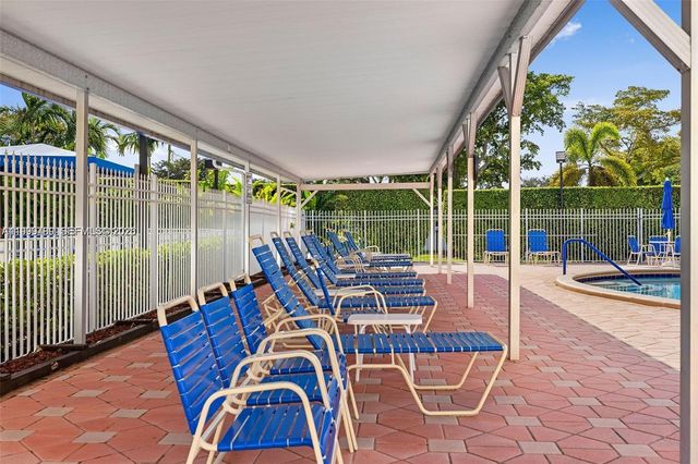 1086 NW 88th Way, Plantation, FL 33322