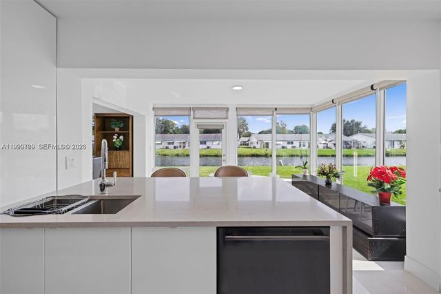 1086 NW 88th Way, Plantation, FL 33322