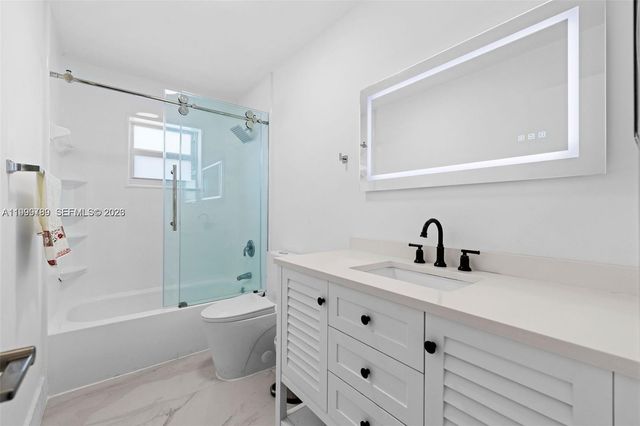 1086 NW 88th Way, Plantation, FL 33322