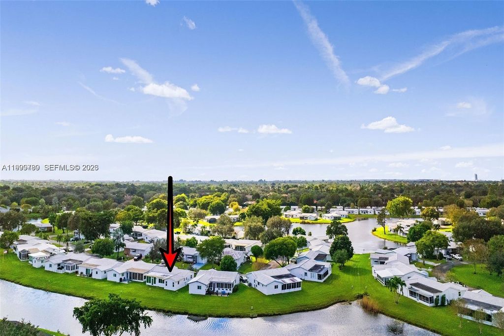 1086 NW 88th Way, Plantation, FL 33322