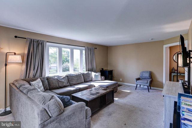 895 CRESSMAN RD, Harleysville, PA 19438
