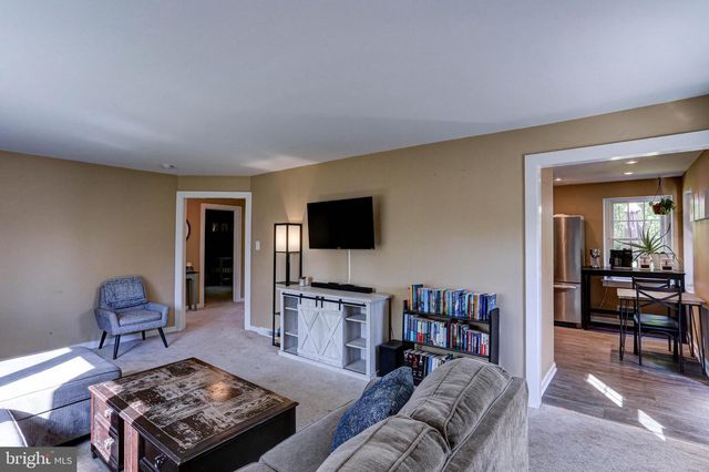 895 CRESSMAN RD, Harleysville, PA 19438