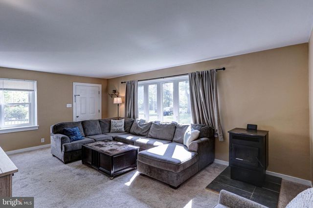 895 CRESSMAN RD, Harleysville, PA 19438