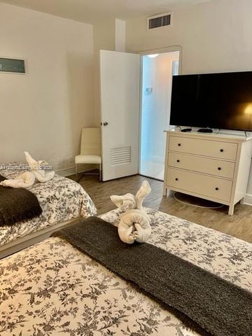 3801 S Ocean Drive 3C, Hollywood, FL 33019