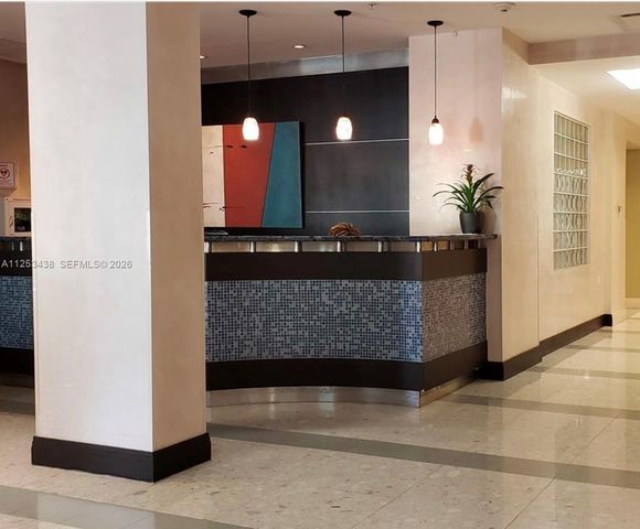 3801 S Ocean Drive 3C, Hollywood, FL 33019