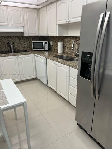 3801 S Ocean Drive 3C, Hollywood, FL 33019
