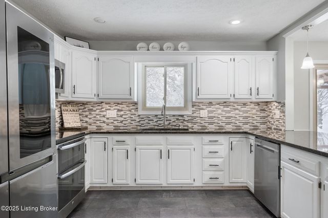 10212 Stone School Rd, Prospect, KY 40059