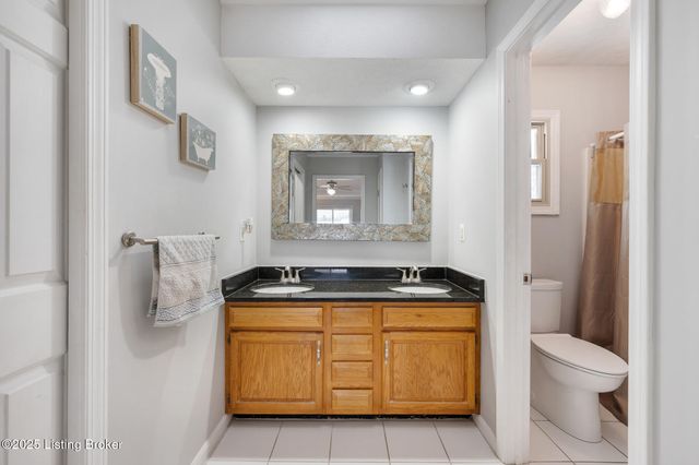 10212 Stone School Rd, Prospect, KY 40059