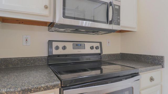 13472 Locust Hill Drive, Gulfport, MS 39503