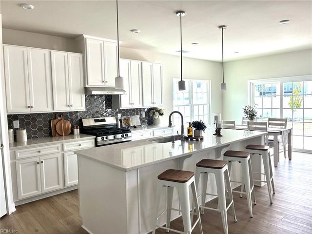 1504 Charlie ST, Chesapeake, VA 23322