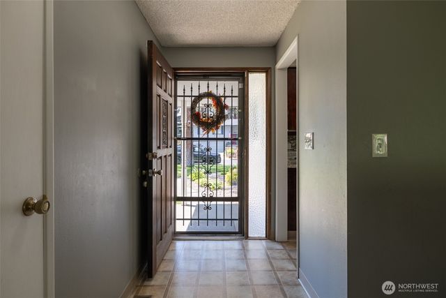 5211 W Myrtlewood Court, Spokane, WA 99208