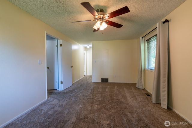 5211 W Myrtlewood Court, Spokane, WA 99208