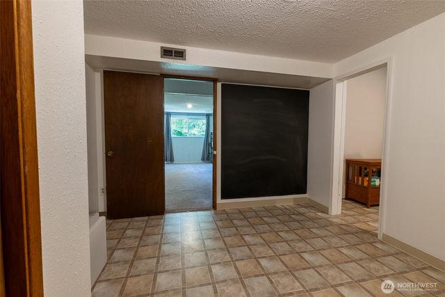 5211 W Myrtlewood Court, Spokane, WA 99208