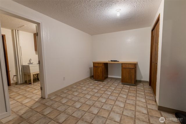 5211 W Myrtlewood Court, Spokane, WA 99208