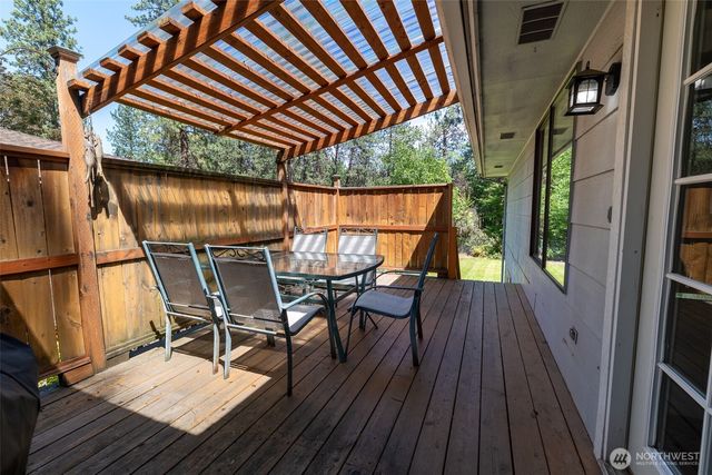 5211 W Myrtlewood Court, Spokane, WA 99208