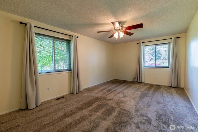 5211 W Myrtlewood Court, Spokane, WA 99208
