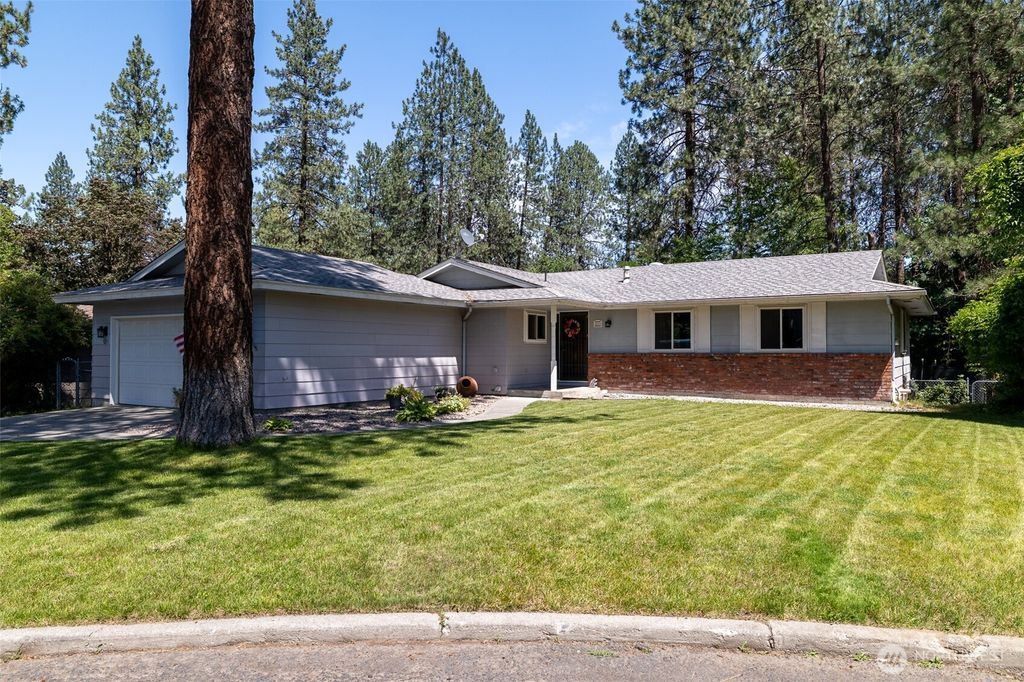 5211 W Myrtlewood Court, Spokane, WA 99208