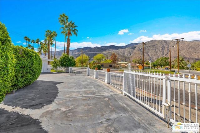 1109 E Mesquite Avenue, Palm Springs, CA 92264