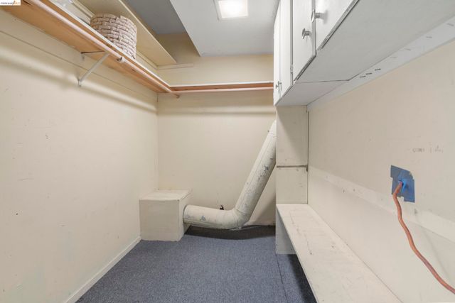 7279 Snake Rd, Oakland, CA 94611