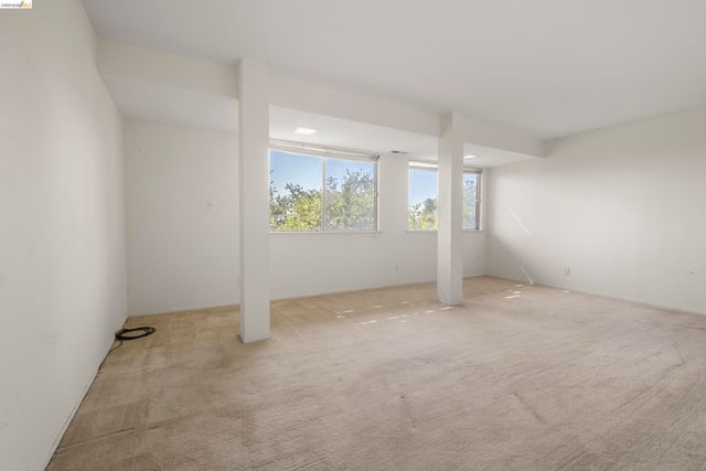7279 Snake Rd, Oakland, CA 94611