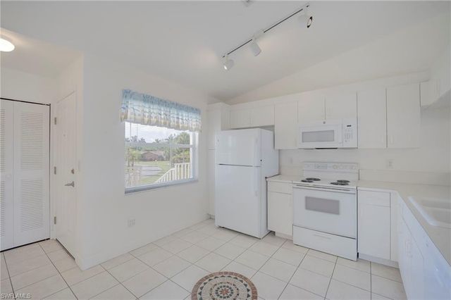 5709 Foxlake DR 208, North Fort Myers, FL 33917