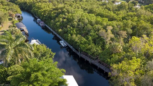 5709 Foxlake DR 208, North Fort Myers, FL 33917